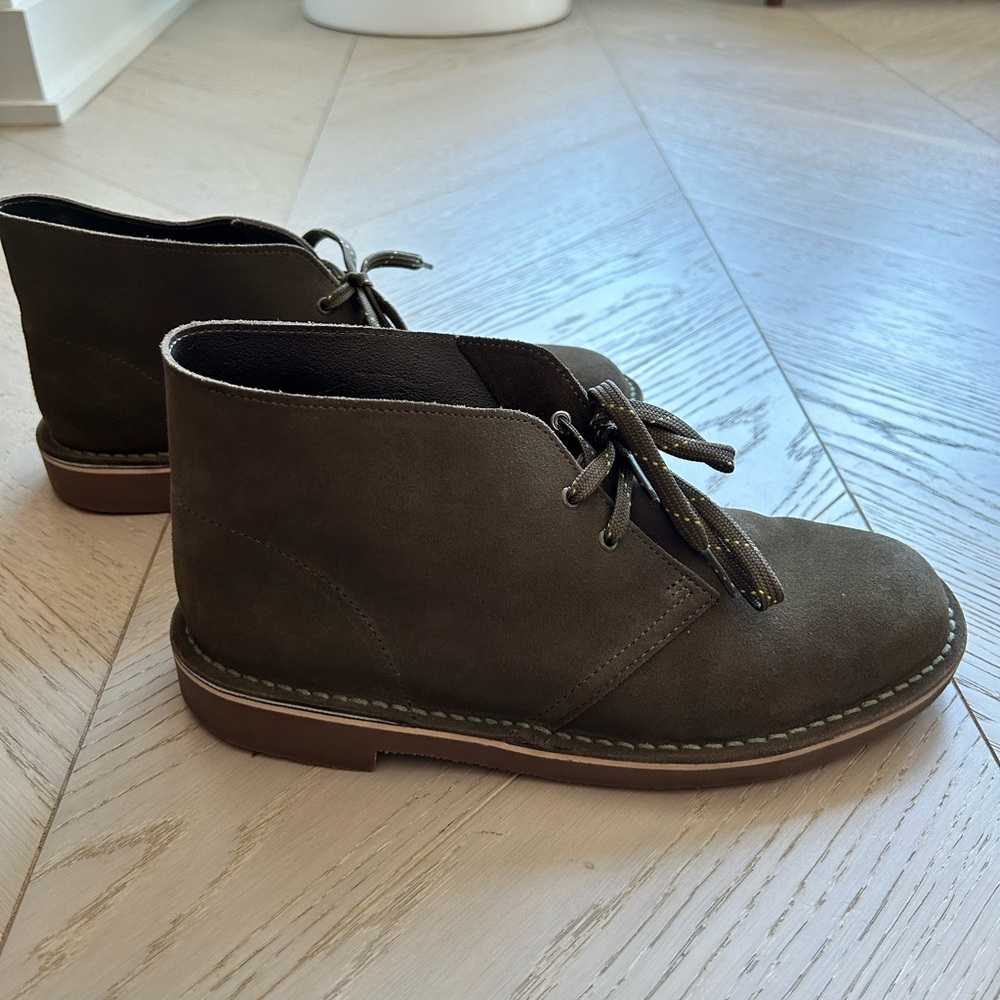 Clarks Men's Brown Suede Desert Chukka Boots